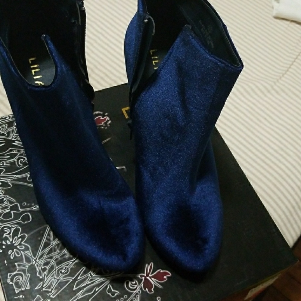 Luliana booties like new!